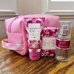 🛍BOGO 50% OFF💗👝 NWT‼️BBW Pink Gingham Dopp Kit with Travel Essentials